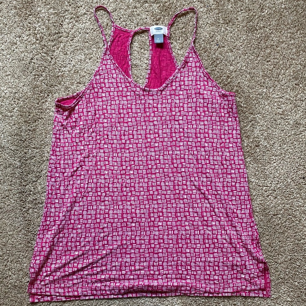 Old Navy Medium tank with keyhole back
